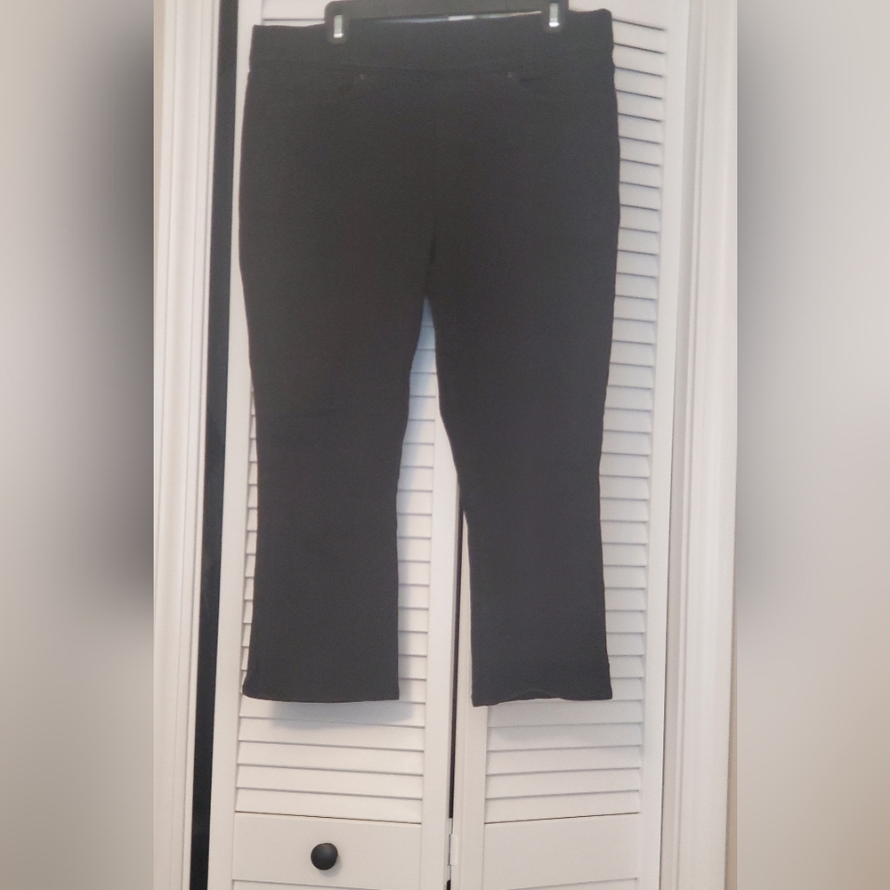 Levi Signature Pull Up Crop Jeans